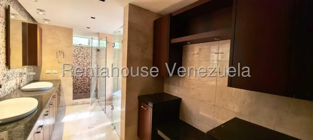 Casa (Multipes Niveles) en Venta en Los Chorros, Distrito Metropolitano - 50