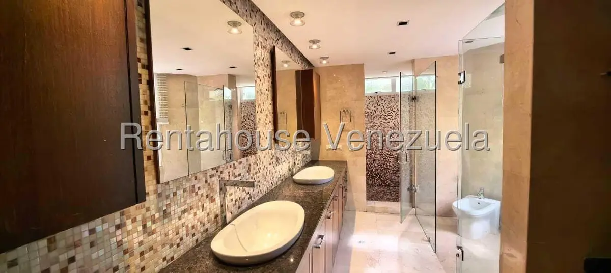 Casa (Multipes Niveles) en Venta en Los Chorros, Distrito Metropolitano - 51