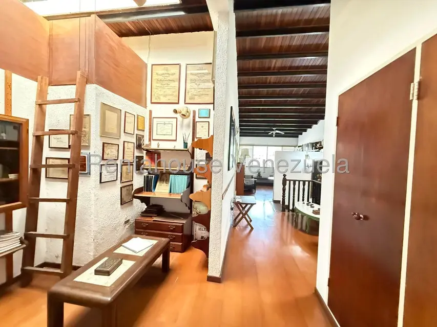 Casa (Duplex) en Venta en Santa Paula, Distrito Metropolitano - 29