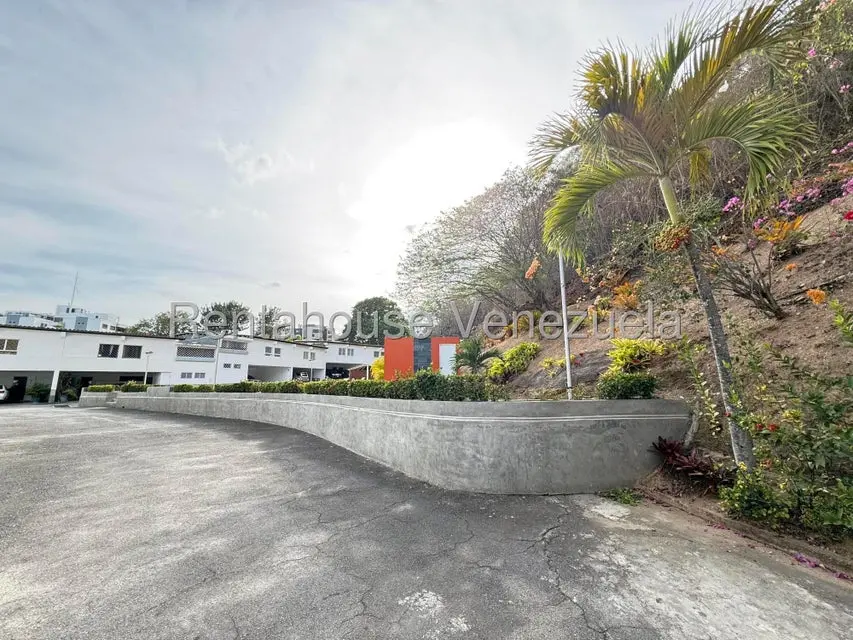 Casa (Duplex) en Venta en Santa Paula, Distrito Metropolitano - 30