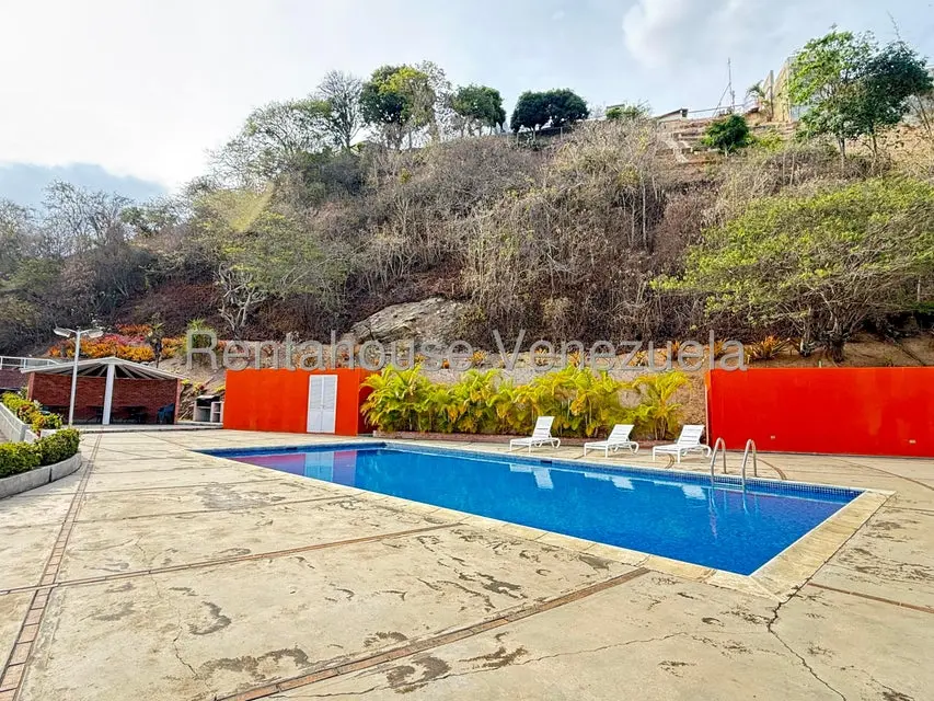 Casa (Duplex) en Venta en Santa Paula, Distrito Metropolitano - 32