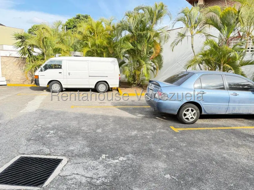 Casa (Duplex) en Venta en Santa Paula, Distrito Metropolitano - 37