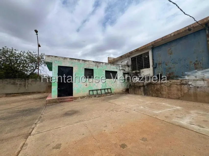 Comercial (Local Comercial) en Alquiler en Circunvalacion Dos, Zulia - 13