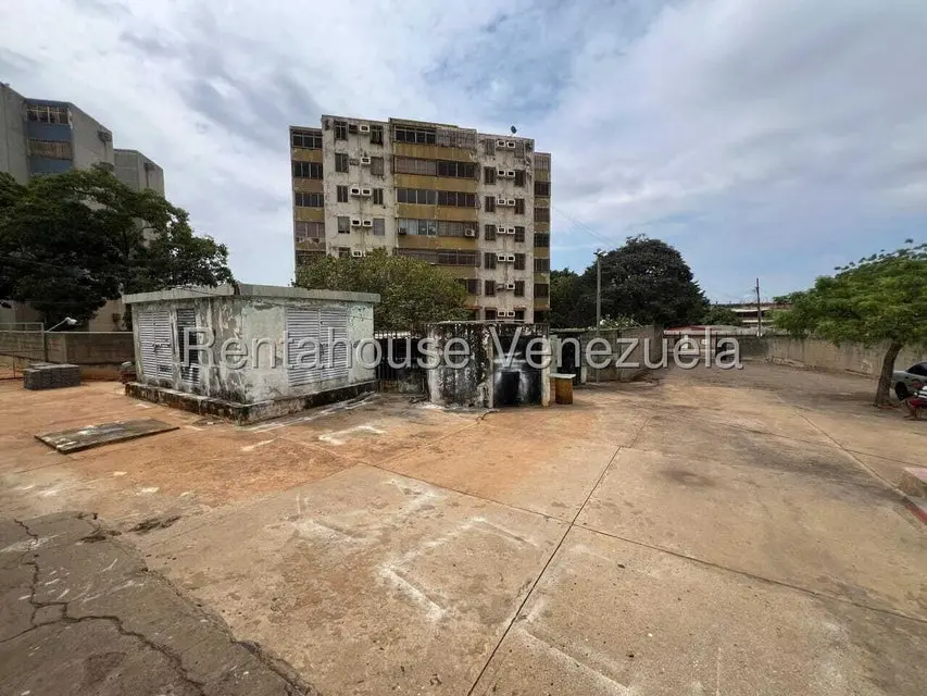 Comercial (Local Comercial) en Alquiler en Circunvalacion Dos, Zulia - 14