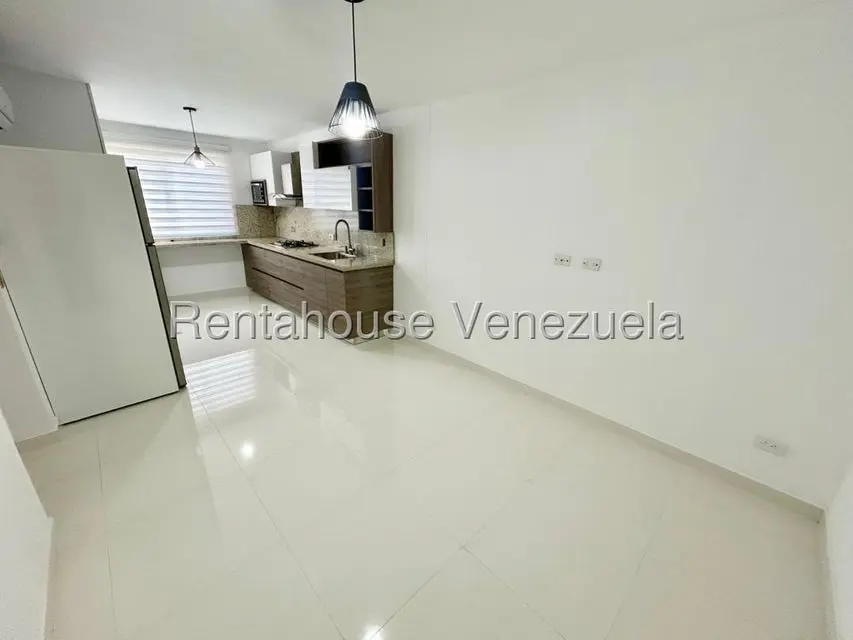 Apartamento (1 Nivel) en Alquiler en Ciudad Roca, Lara - 11