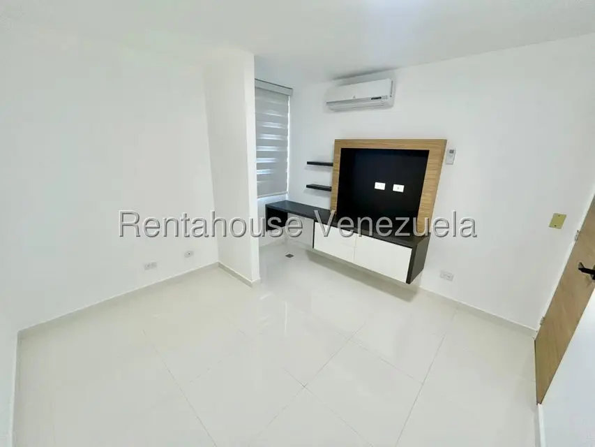 Apartamento (1 Nivel) en Alquiler en Ciudad Roca, Lara - 13