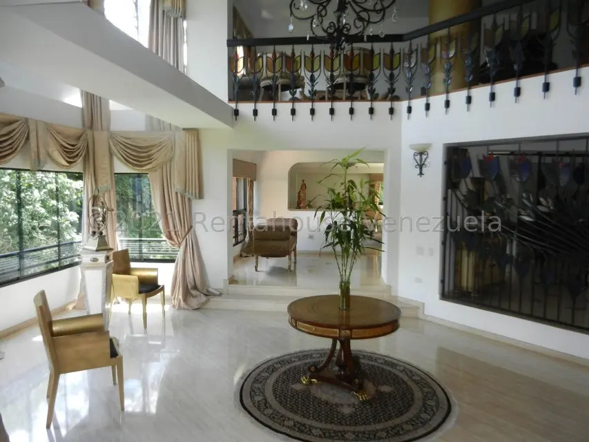 Apartamento (Multiples Niveles) en Alquiler en Colinas de Valle Arriba, Distrito Metropolitano - 3