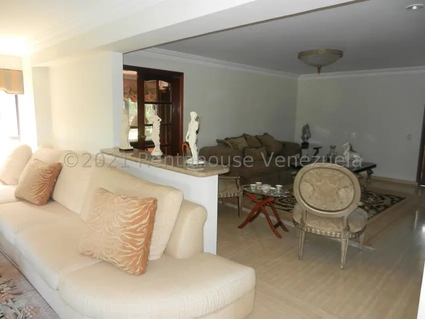 Apartamento (Multiples Niveles) en Alquiler en Colinas de Valle Arriba, Distrito Metropolitano - 8