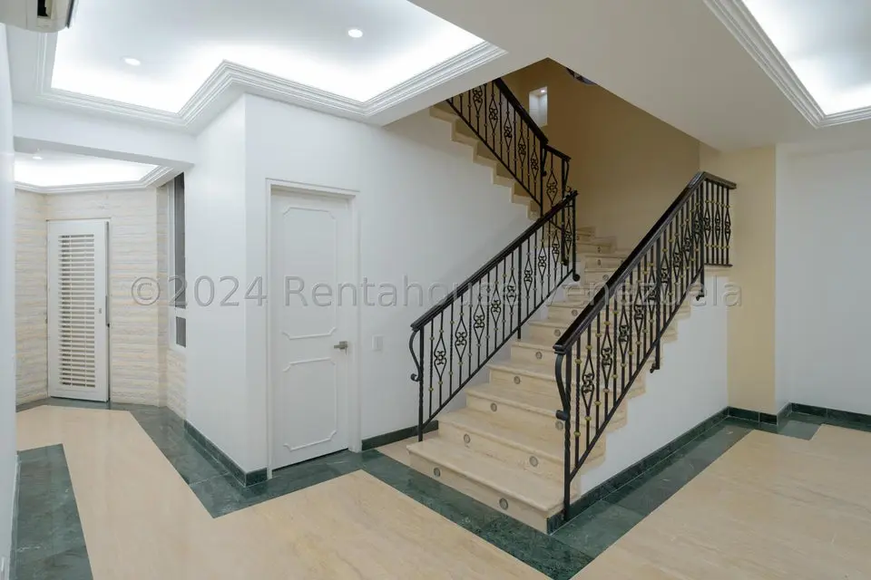 Apartamento (Multiples Niveles) en Alquiler en La Tahona, Distrito Metropolitano - 13