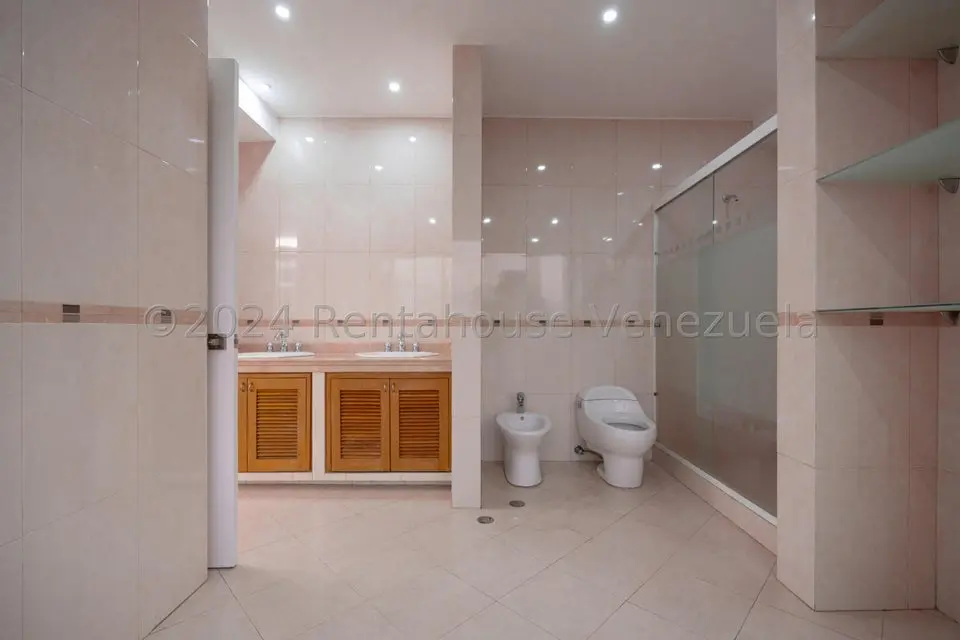 Apartamento (Multiples Niveles) en Alquiler en La Tahona, Distrito Metropolitano - 18