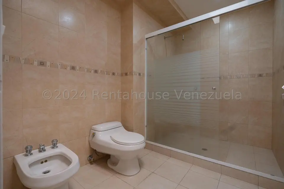 Apartamento (Multiples Niveles) en Alquiler en La Tahona, Distrito Metropolitano - 25