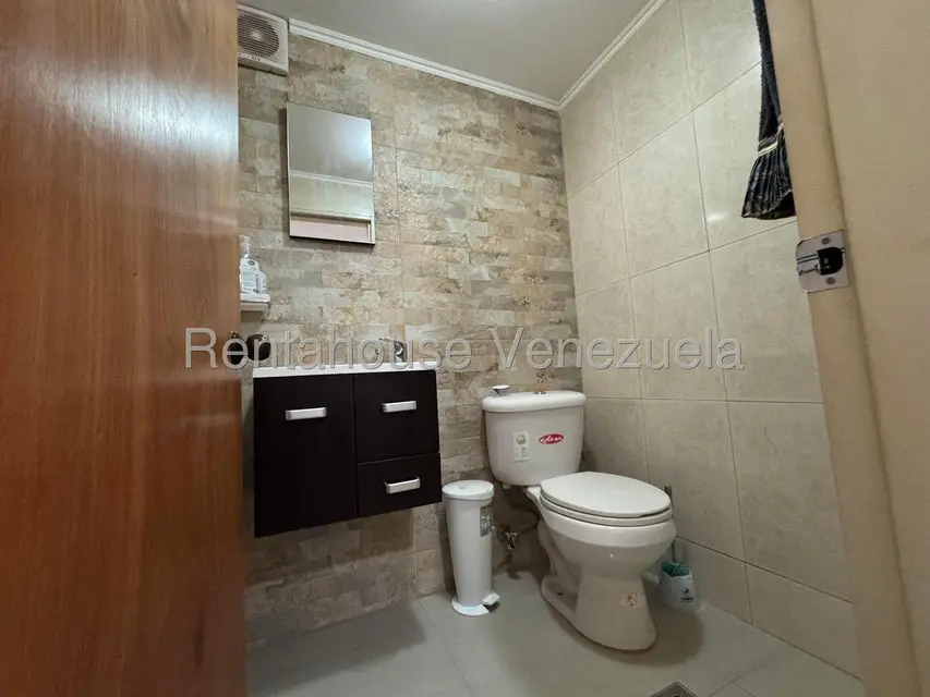 Apartamento (1 Nivel) en Alquiler en Los Palos Grandes, Distrito Metropolitano - 6