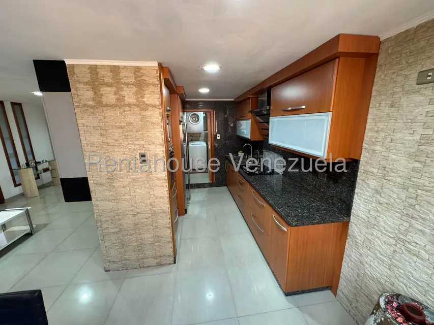 Apartamento (1 Nivel) en Alquiler en Los Palos Grandes, Distrito Metropolitano - 7