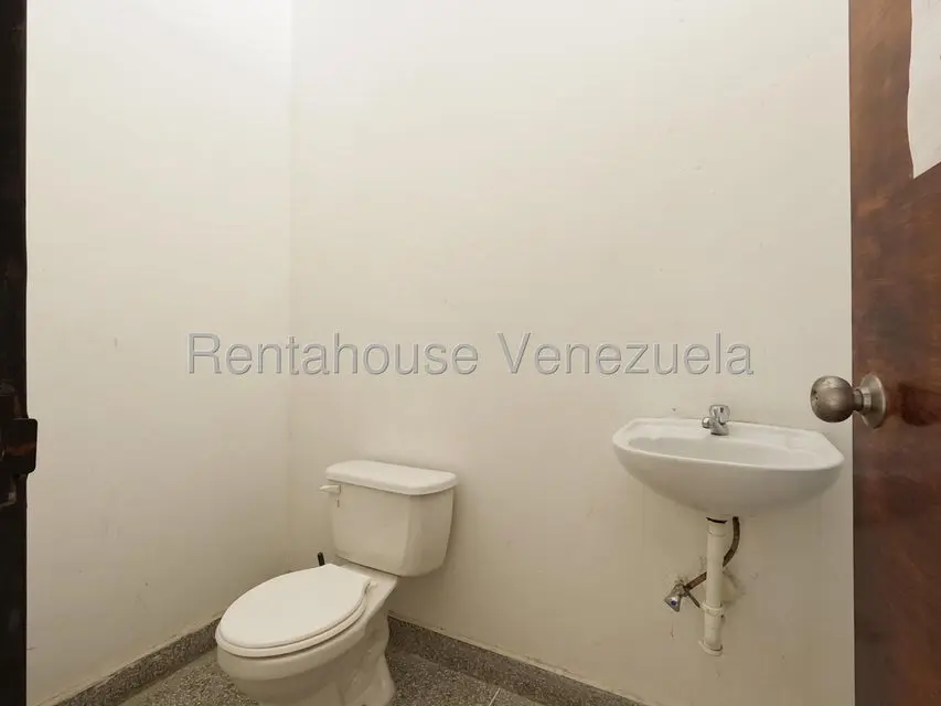 Comercial (Consultorio Medico) en Alquiler en Parroquia El Cuji, Lara - 9