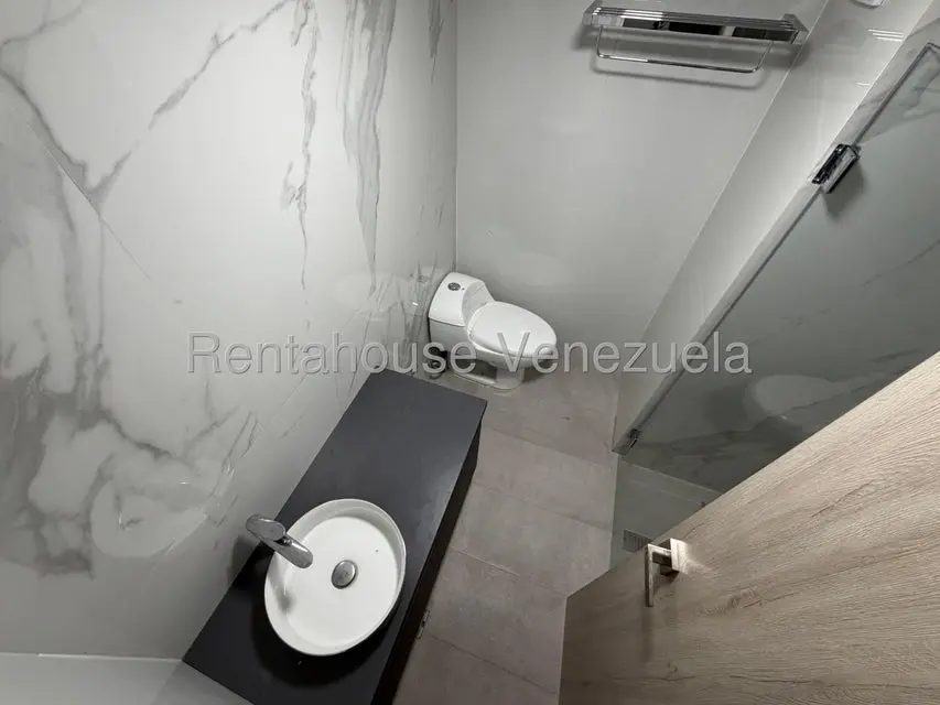 Apartamento (1 Nivel) en Alquiler en Altamira, Distrito Metropolitano - 16