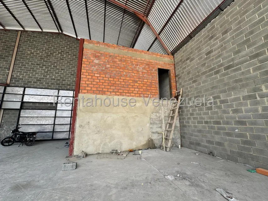 Comercial (Galpon - Deposito) en Venta en Zona Industrial 2, Lara - 16