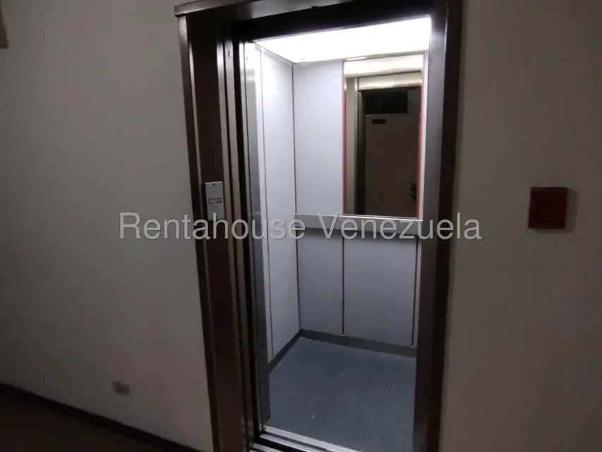 Apartamento (1 Nivel) en Venta en La Urbina, Distrito Metropolitano - 12