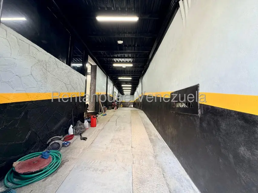 Casa (Multipes Niveles) en Venta en San Roman, Distrito Metropolitano - 2