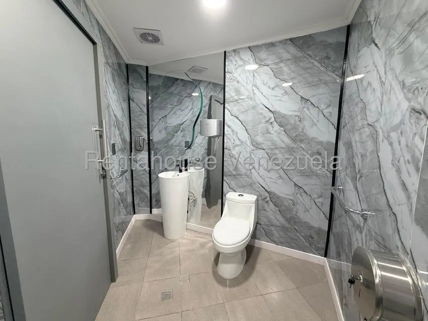 Casa (Multipes Niveles) en Venta en San Roman, Distrito Metropolitano - 16