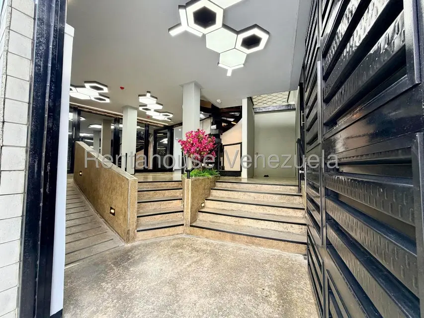 Casa (Multipes Niveles) en Venta en San Roman, Distrito Metropolitano - 3