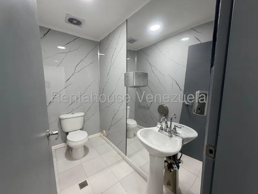 Casa (Multipes Niveles) en Venta en San Roman, Distrito Metropolitano - 24