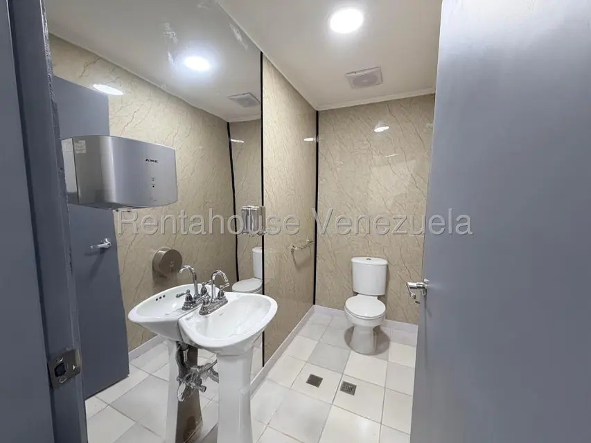 Casa (Multipes Niveles) en Venta en San Roman, Distrito Metropolitano - 25