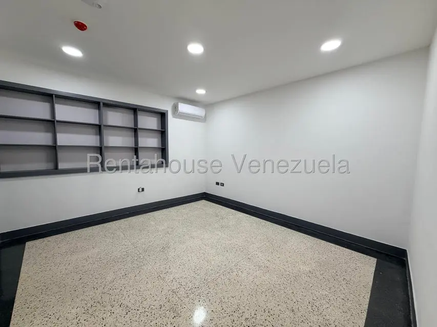 Casa (Multipes Niveles) en Venta en San Roman, Distrito Metropolitano - 31
