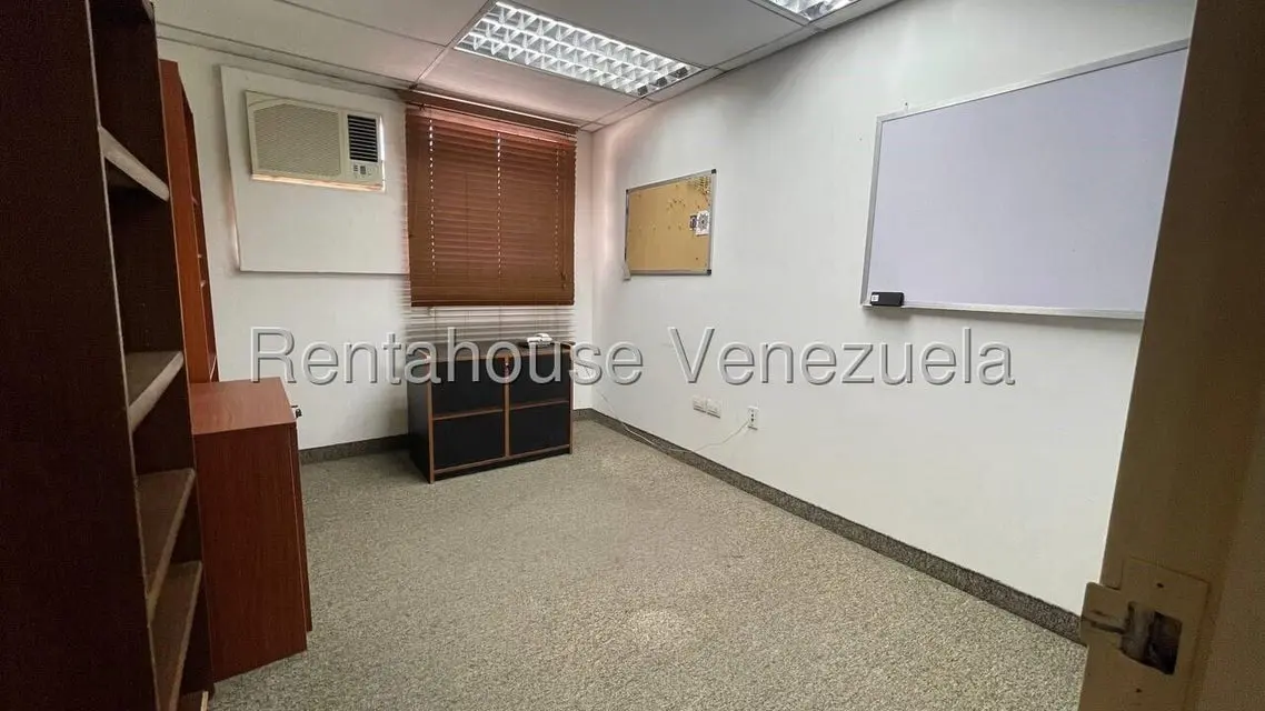 Comercial (Local Comercial) en Venta en La Trinidad, Distrito Metropolitano - 15