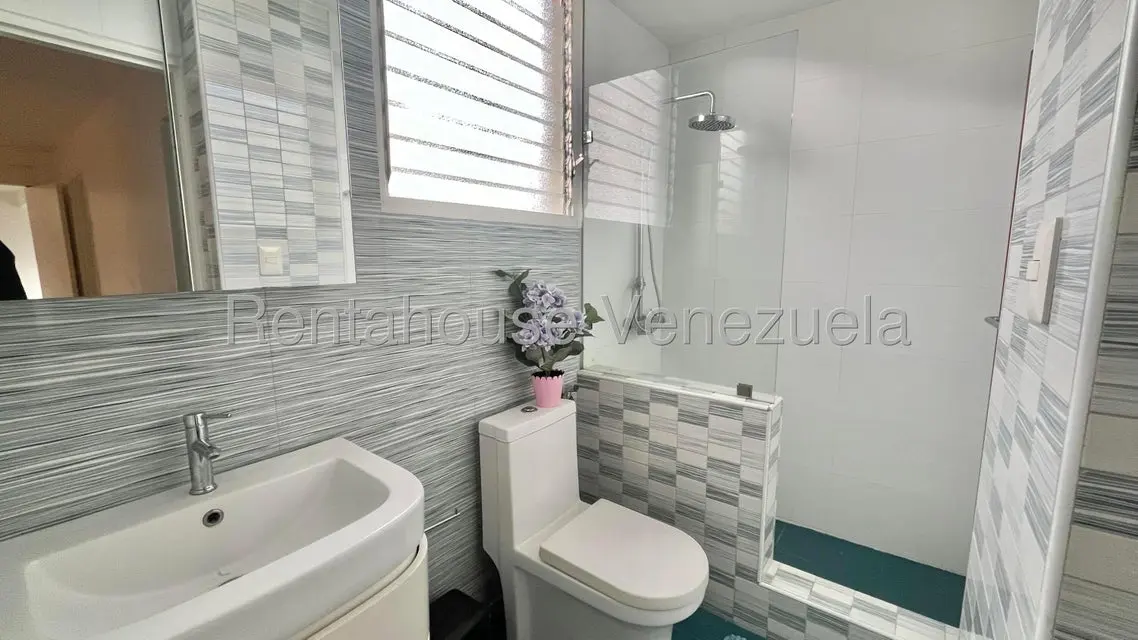 Apartamento (1 Nivel) en Alquiler en Santa Fe Sur, Distrito Metropolitano - 23