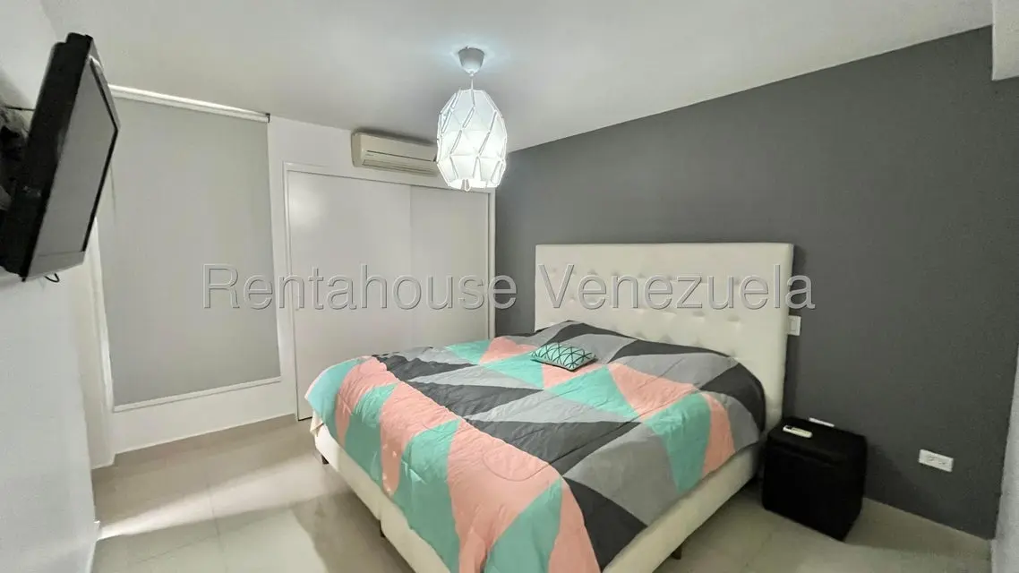 Apartamento (1 Nivel) en Alquiler en Santa Fe Sur, Distrito Metropolitano - 24