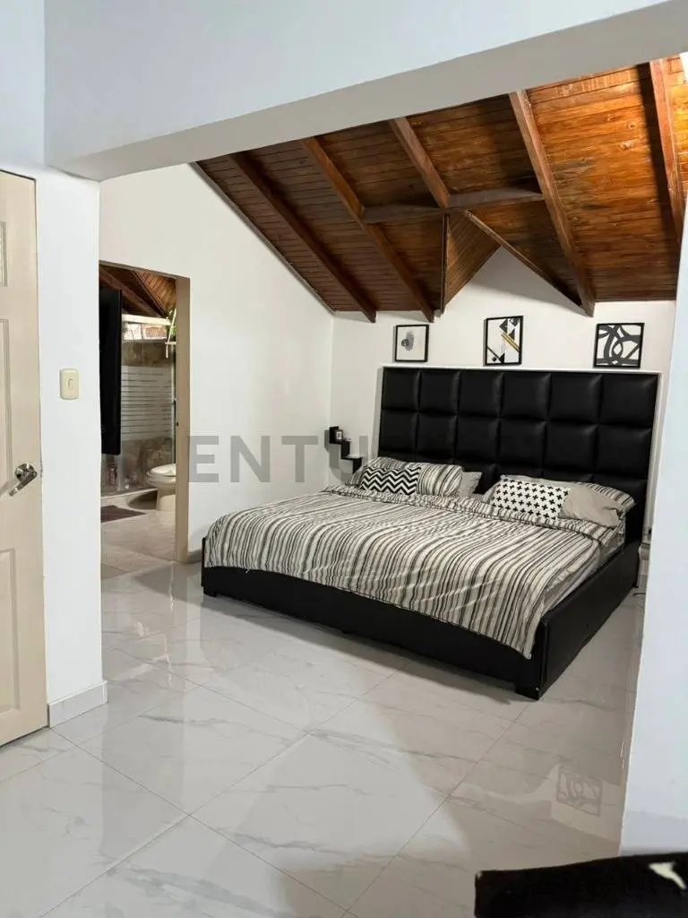 En venta Casa en el Conjunto Residencial Aguasanta - 3
