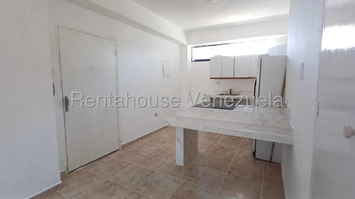 Apartamento (1 Nivel) en Venta en Costa Azul, Nueva Esparta - 2