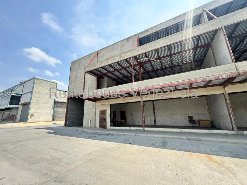 Comercial (Galpon - Deposito) en Venta en Zona Industrial 2, Lara - 2