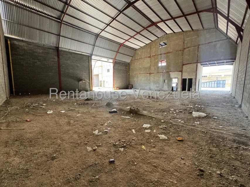 Comercial (Galpon - Deposito) en Venta en Zona Industrial 2, Lara - 13