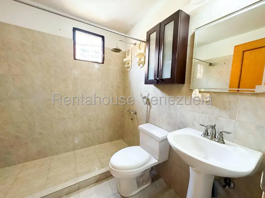 Apartamento (1 Nivel) en Venta en Colinas de La Tahona, Distrito Metropolitano - 33