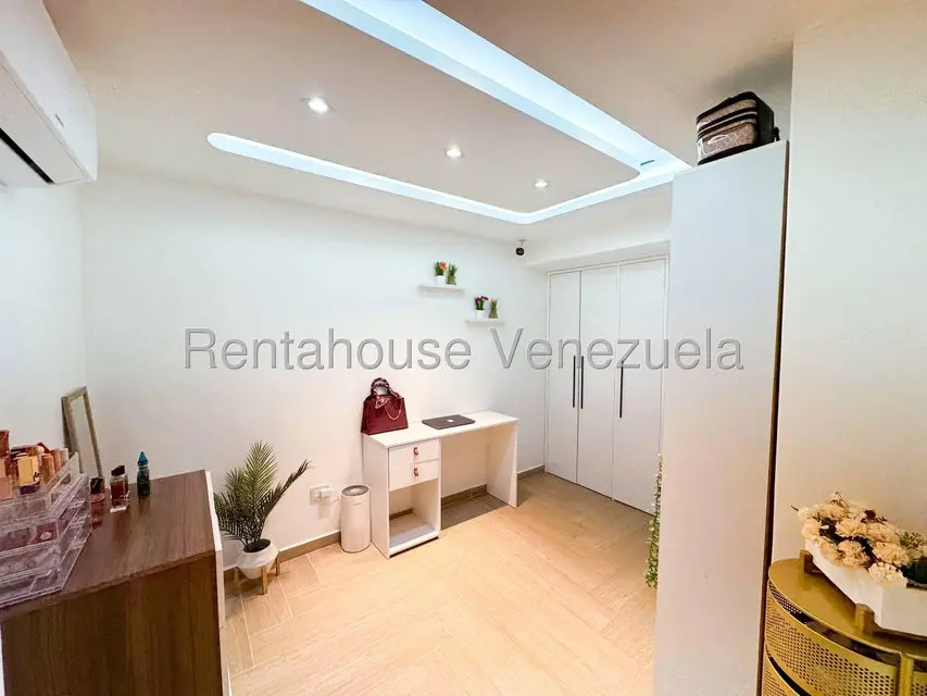Apartamento (1 Nivel) en Venta en Santa Monica, Distrito Metropolitano - 17