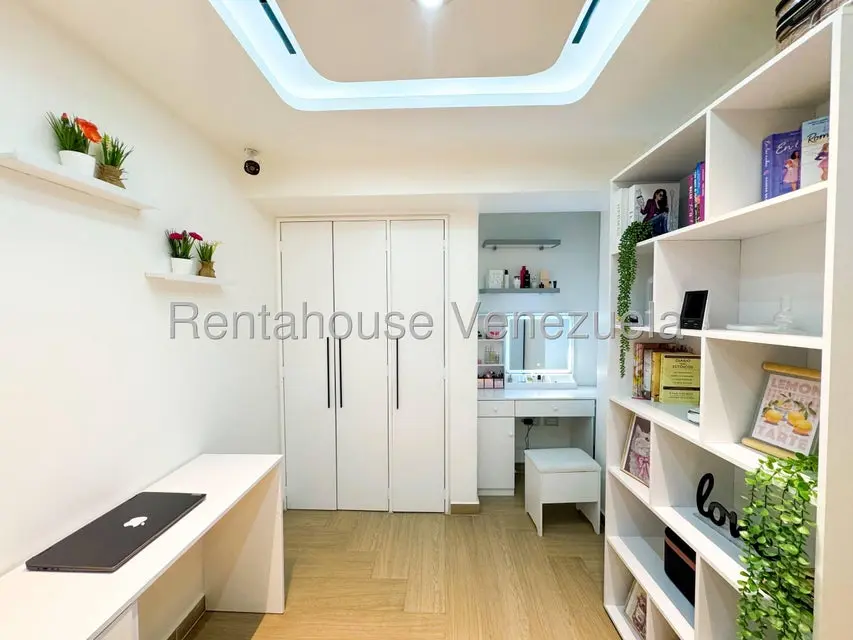 Apartamento (1 Nivel) en Venta en Santa Monica, Distrito Metropolitano - 18