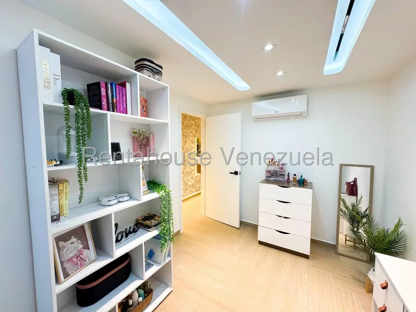 Apartamento (1 Nivel) en Venta en Santa Monica, Distrito Metropolitano - 19