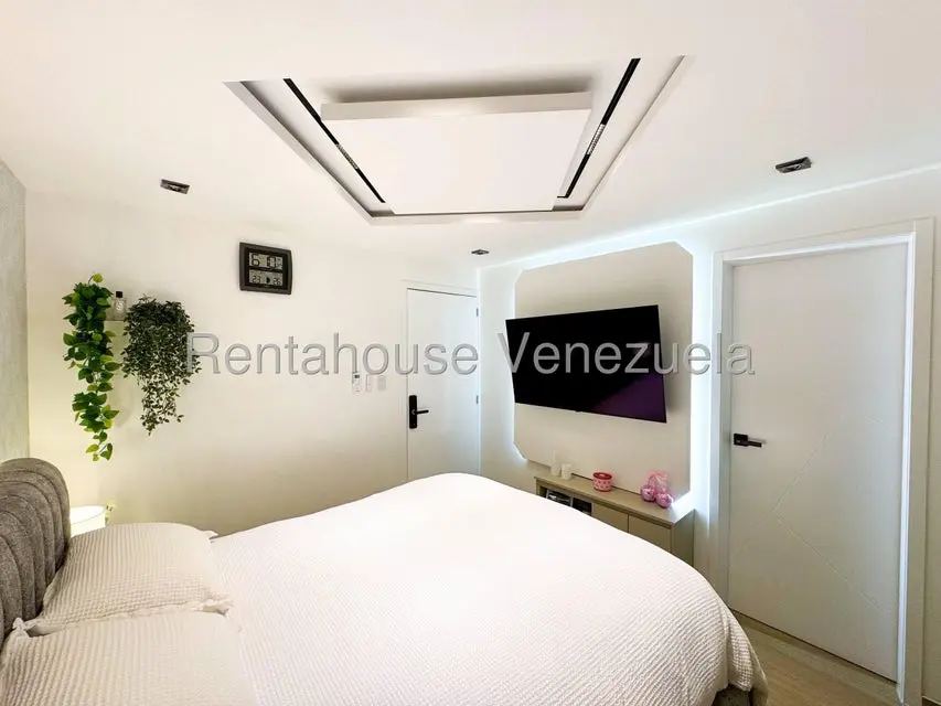 Apartamento (1 Nivel) en Venta en Santa Monica, Distrito Metropolitano - 24
