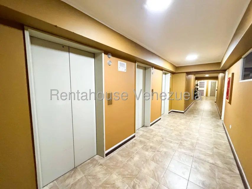 Apartamento (1 Nivel) en Venta en Santa Monica, Distrito Metropolitano - 32