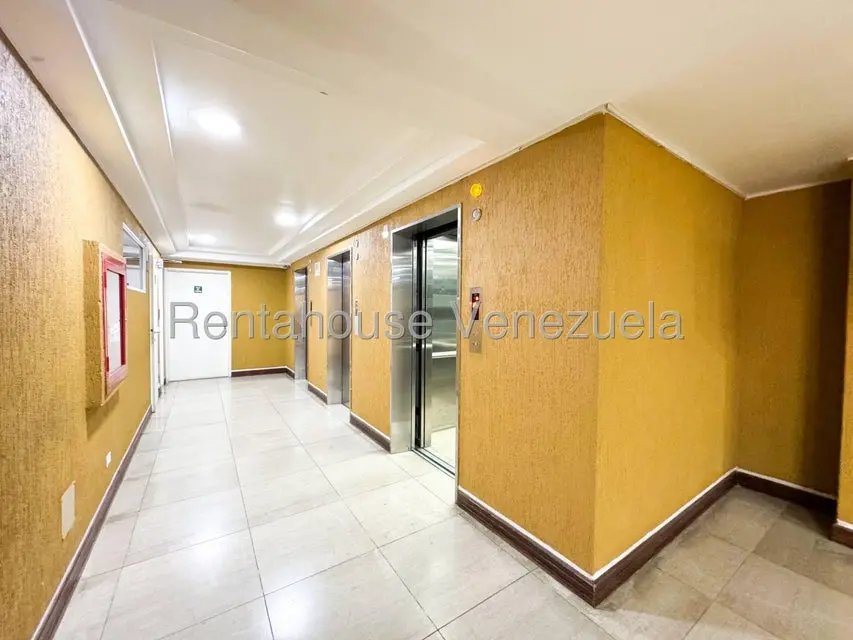 Apartamento (1 Nivel) en Venta en Santa Monica, Distrito Metropolitano - 33