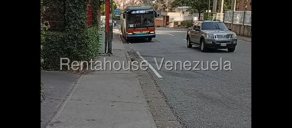 Apartamento (1 Nivel) en Venta en Lomas del Avila, Distrito Metropolitano - 2