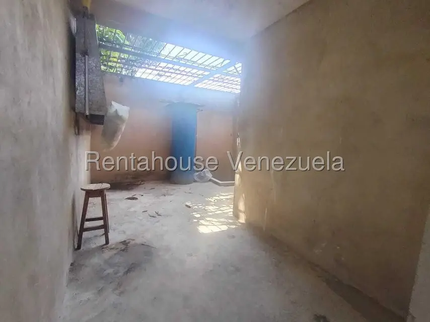 Comercial (Oficina) en Alquiler en Lizandro Alvarado, Carabobo - 11