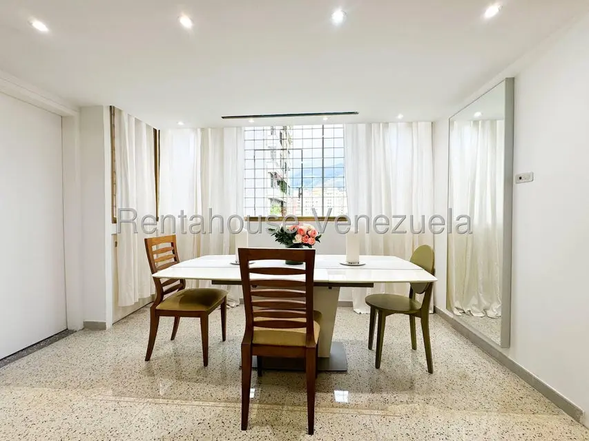 Apartamento (1 Nivel) en Venta en Los Caobos, Distrito Metropolitano - 2