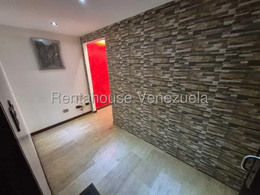 Apartamento (1 Nivel) en Venta en Colinas de La Tahona, Distrito Metropolitano - 2