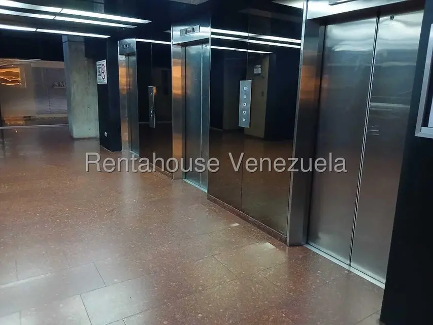 Comercial (Oficina) en Alquiler en Santa Paula, Distrito Metropolitano - 2