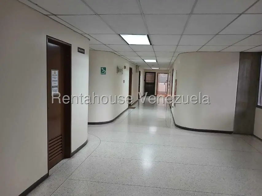 Comercial (Oficina) en Alquiler en Santa Paula, Distrito Metropolitano - 21