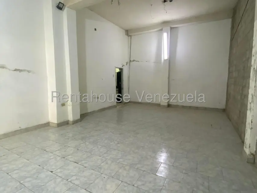 Comercial (Local Comercial) en Alquiler en Puente Hierro, Distrito Metropolitano - 11