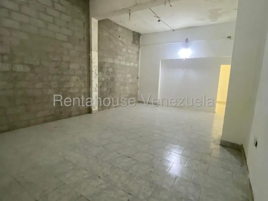 Comercial (Local Comercial) en Alquiler en Puente Hierro, Distrito Metropolitano - 12
