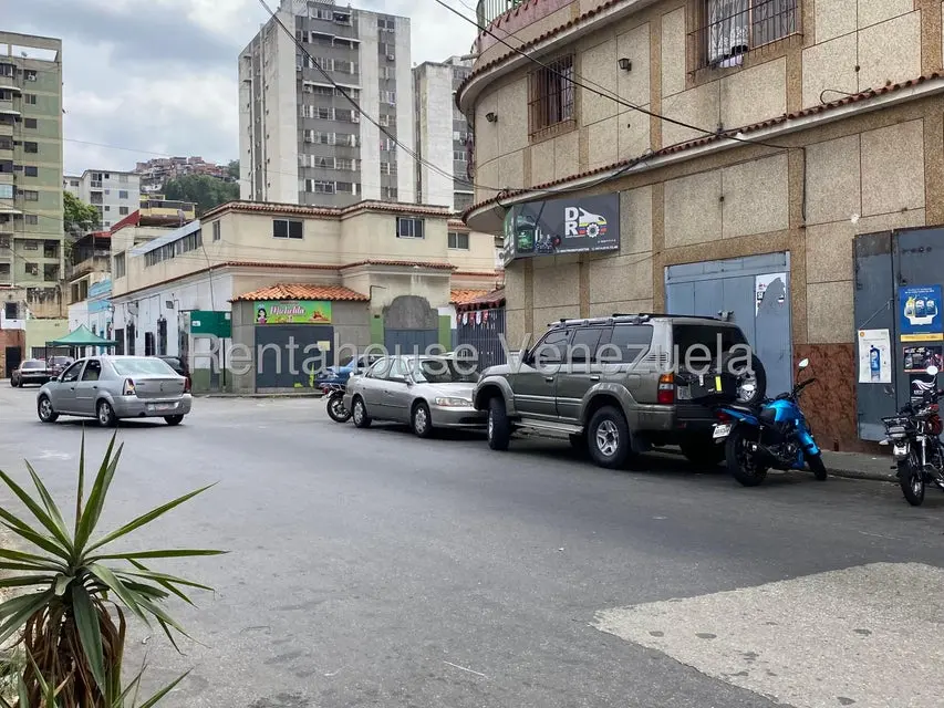 Comercial (Local Comercial) en Alquiler en Puente Hierro, Distrito Metropolitano - 16